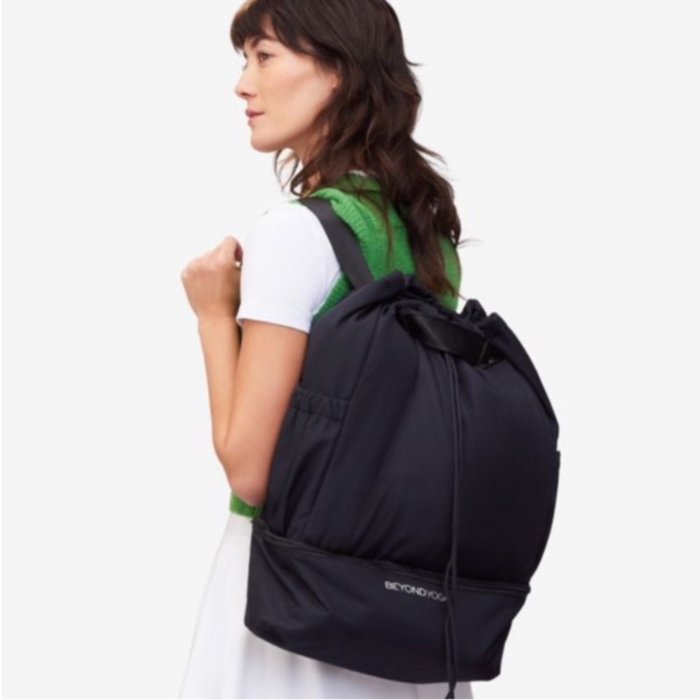 NWT 🎒BEYOND YOGA BACKPACK TOTE